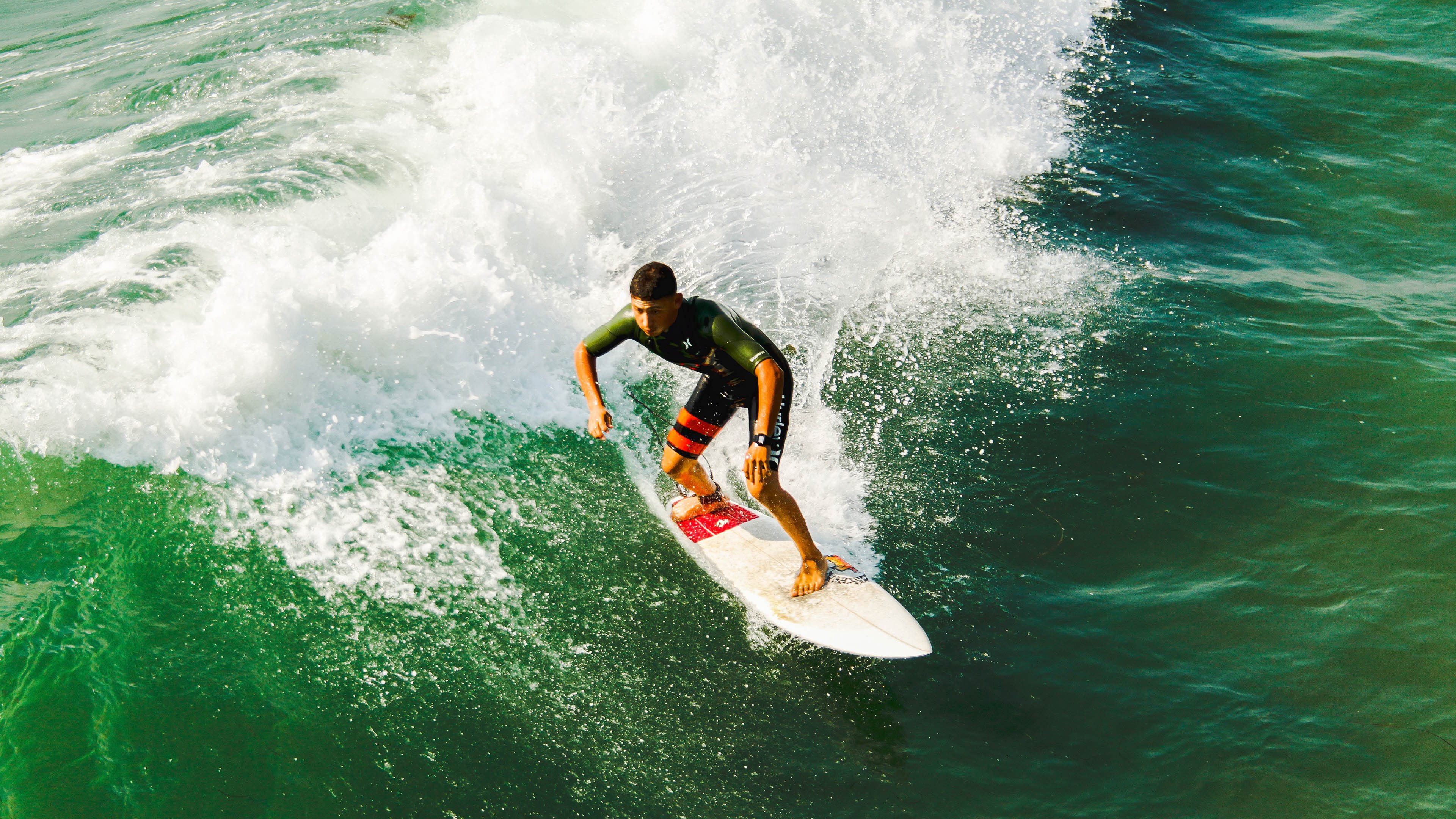 开云体育-城市夜光骑行节，灯火辉煌中的极致速度，骑行夜灯的价格及图片